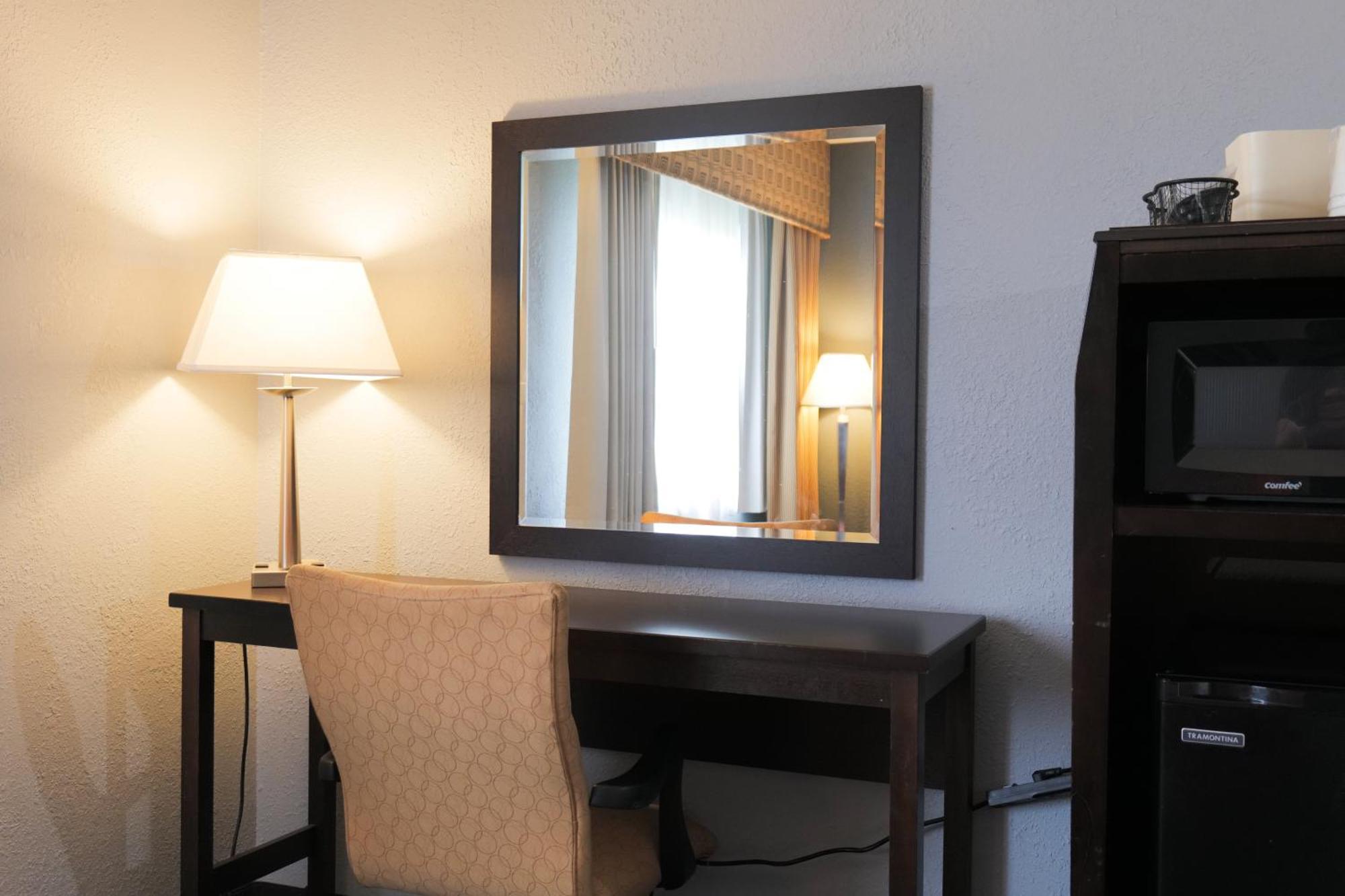 Hotel Baymont By Wyndham Flint Airport North Exterior foto